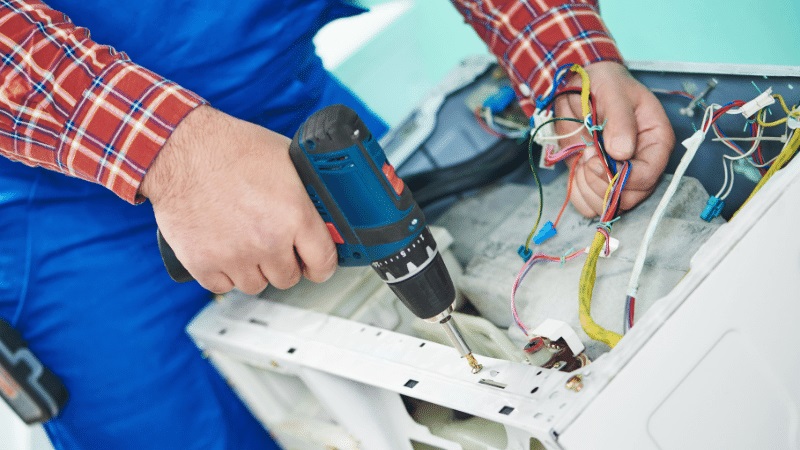 Yenimahalle Termodinamik Termodinamik çamaşır makinesi kart tamiri – Su almama arızası orijinal parça ile giderildi. - Teknik servis örneği